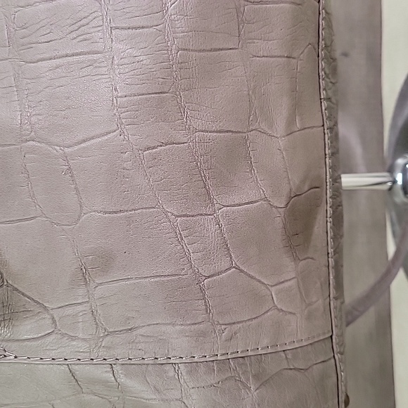 American Leather Co Gray Croc Embossed Shoulder Bag - Picture 6 of 15